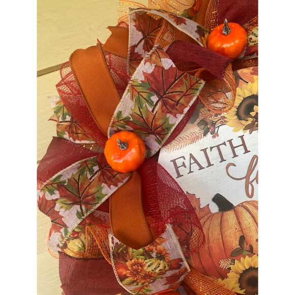 🍂 Faith Family Fall Wreath | Pumpkins & Sunflowers Autumn Thanksgiving Decor - Picture 5 of 8